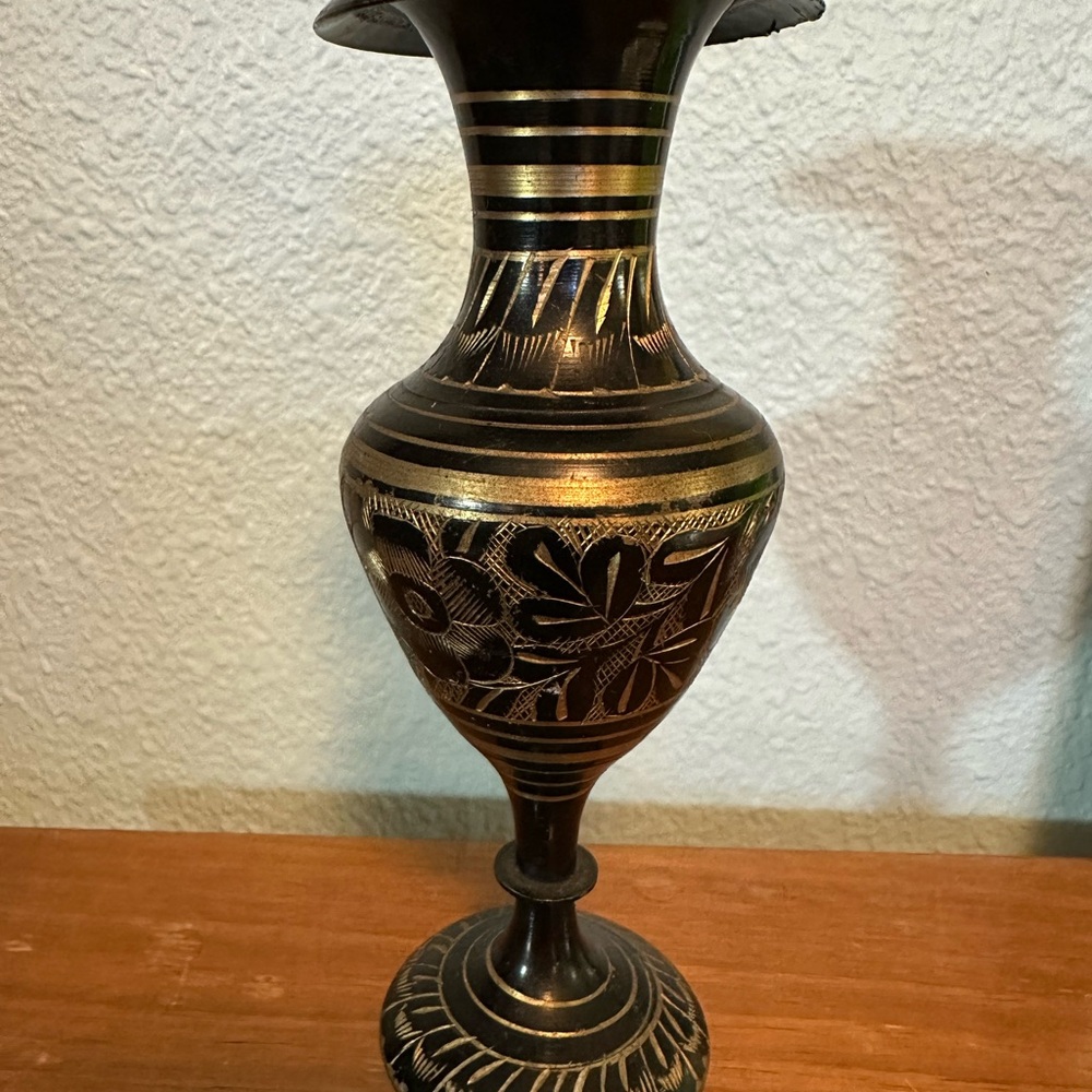 Elegant brass Black and Gold Vase